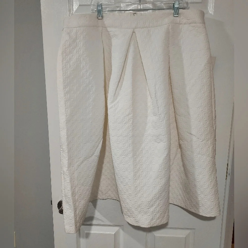 NWOT Eloquii White/Cream Textured Semi Pleated Midi Skirt in Size 22